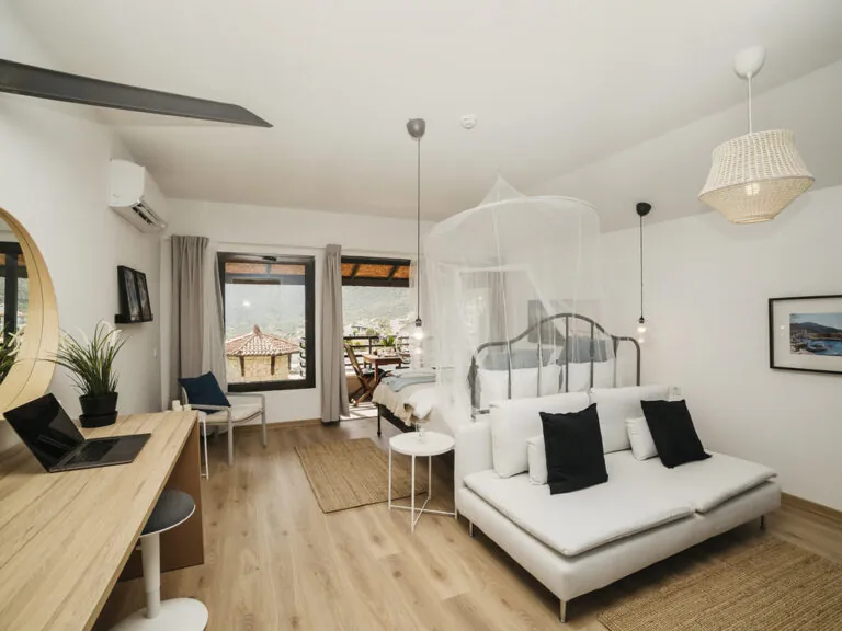 Romantik Çatı Odası 01 - True Blue Hotel