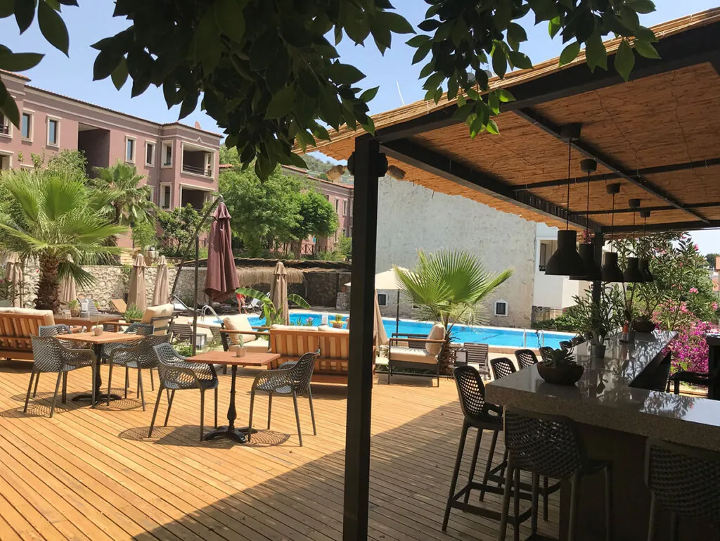 Pool Bar True Blue