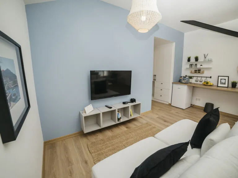 Romantik Çatı Odası 06 - True Blue Hotel